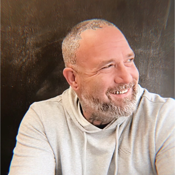 Meet your Posher, Richard - Picture 1 of 4